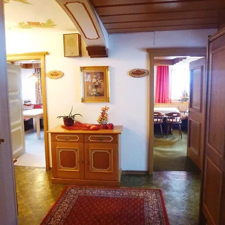 Appartementhaus Bergfrieden בית נופש *